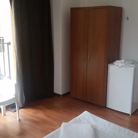 Апартамент Hpm Sunny View Central *